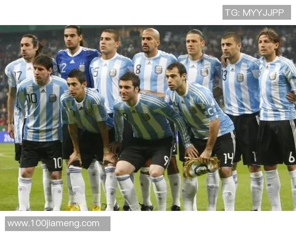 揭秘蘑菇头足球明星的真实身份与他在绿茵场上的传奇故事 揭秘蘑菇头足球明星的真实身份与他在绿茵场上的传奇故事