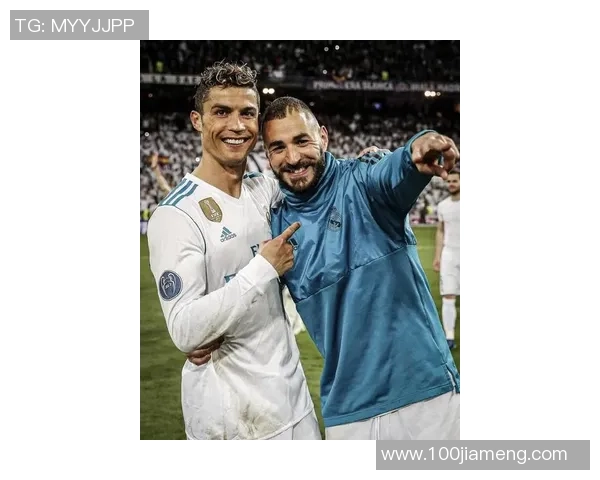 C罗与足球明星们的传奇对决与友谊时刻回顾 C罗与足球明星们的传奇对决与友谊时刻回顾