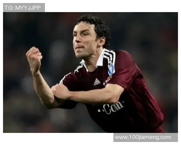 模仿足球明星庆祝手势的魅力与技巧解析让你成为球场上的焦点 模仿足球明星庆祝手势的魅力与技巧解析让你成为球场上的焦点