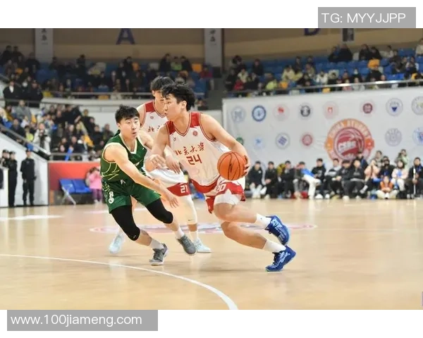 广州篮球队展现强大实力联赛表现令人瞩目与期待